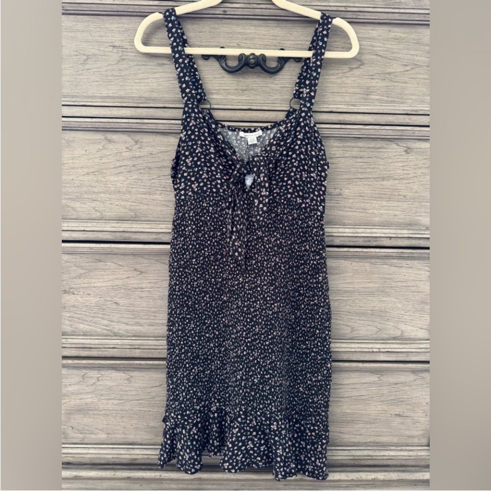 NEW American Eagle Floral Dress NWT Black Smocked Ruffle Hem Tie Front Medium